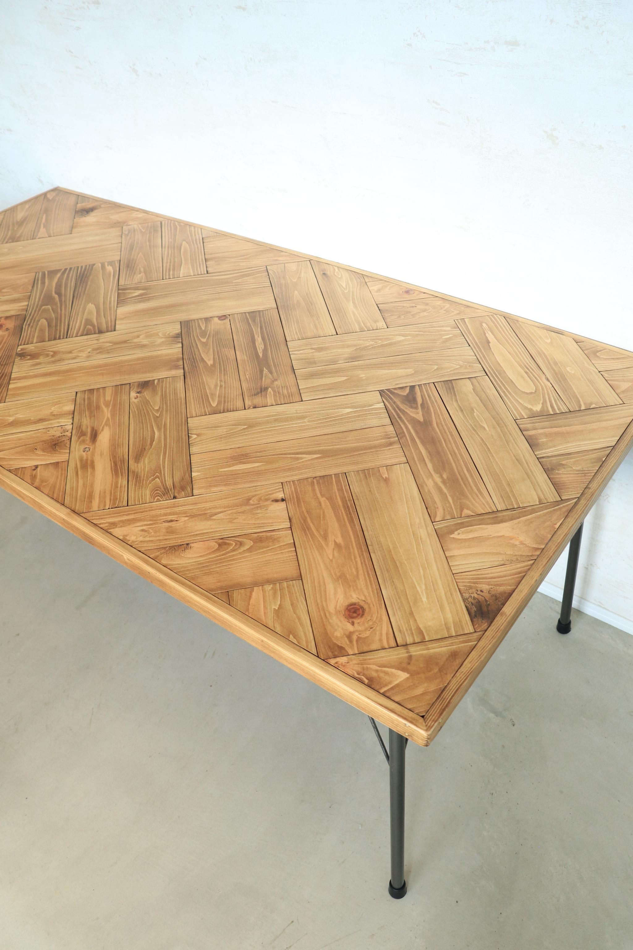 ヘリンボーンテーブル　W1,500×D800 アイアン脚　ダイニングテーブル　リビングテーブル　店舗什器 | 3枚目